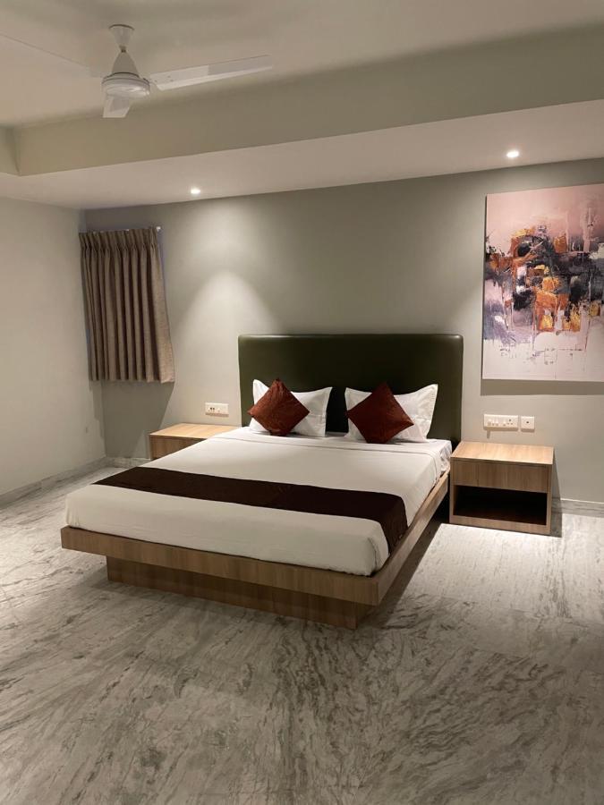 Hotel The Crest Колката Екстер'єр фото