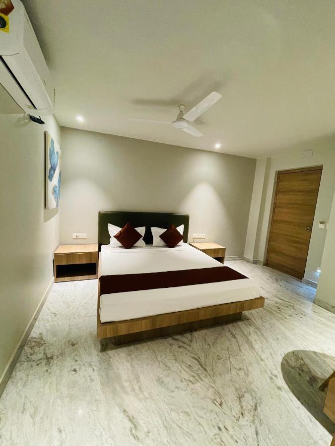 Hotel The Crest Колката Екстер'єр фото
